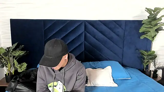 Snapshot of Andy_Joy_ chatting on November 7, 11:32 am Andy Joy online show from November 7, 11:32 am