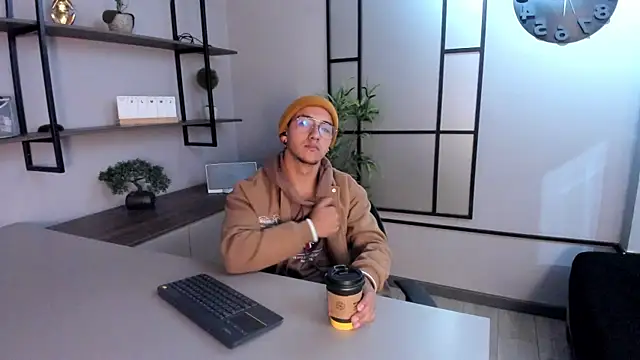 Snapshot of Andy_Joy_ chatting on November 12, 11:43 am Andy Joy online show from November 12, 11:43 am