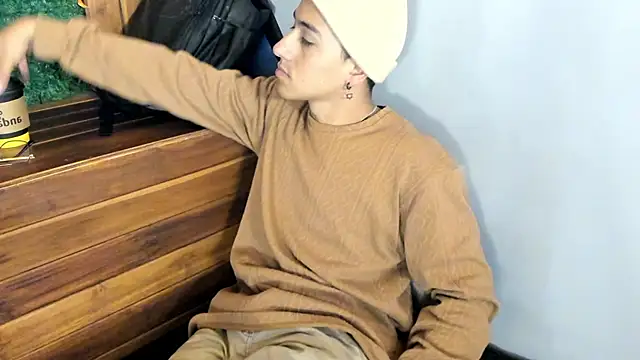 Snapshot of Andy_Joy_ chatting on November 24, 11:21 am Andy Joy online show from November 24, 11:21 am