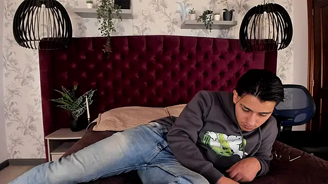 Snapshot of Andy_Joy_ chatting on November 28, 11:35 am Andy Joy online show from November 28, 11:35 am