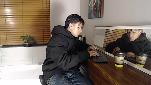 Snapshot of Andy_Joy_ chatting on December 5, 10:24 am Andy Joy online show from December 5, 10:24 am