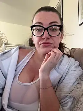 Snapshot of Miss_Stassi chatting on March 2, 9:10 am Miss Stassi online show from March 2, 9:10 am