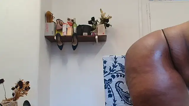 Snapshot of xTALLSEXYBUMx chatting on September 29, 4:50 am xTALLSEXYBUMx online show from September 29, 4:50 am