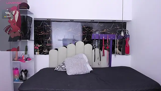 Kathia Armstrong online show from December 11, 5:15 pm