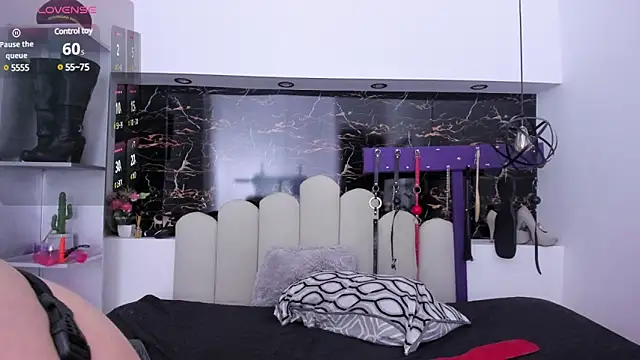 Kathia Armstrong online show from December 27, 4:10 pm