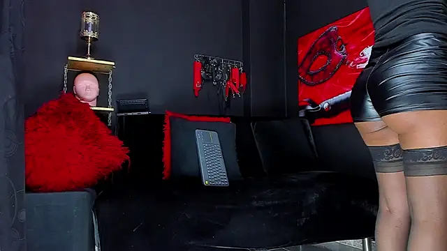 Snapshot of Coralinstone chatting on December 15, 7:40 pm Coralinstone online show from December 15, 7:40 pm