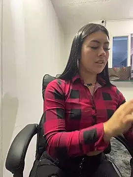 Snapshot of emily_22x chatting on December 16, 6:16 pm emily 22x online show from December 16, 6:16 pm