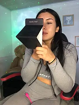 Snapshot of emily_22x chatting on January 17, 9:50 pm emily 22x online show from January 17, 9:50 pm