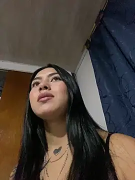 Snapshot of emily_22x chatting on March 20, 1:57 am emily 22x online show from March 20, 1:57 am