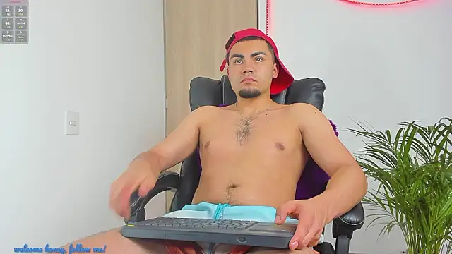 Snapshot of kalivan_voinesscu chatting on March 16, 7:34 am kalivan voinesscu online show from March 16, 7:34 am