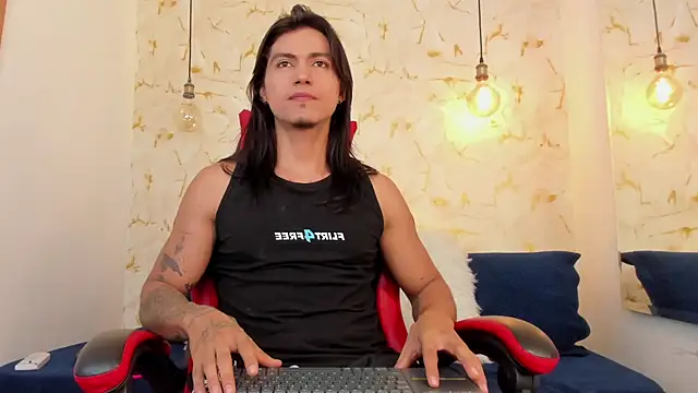 Snapshot of rikkostuff chatting on September 15, 4:34 am rikkostuff online show from September 15, 4:34 am