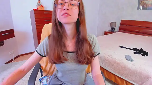 Snapshot of Pantyhose_Mila chatting on March 1, 8:33 pm Pantyhose Mila online show from March 1, 8:33 pm