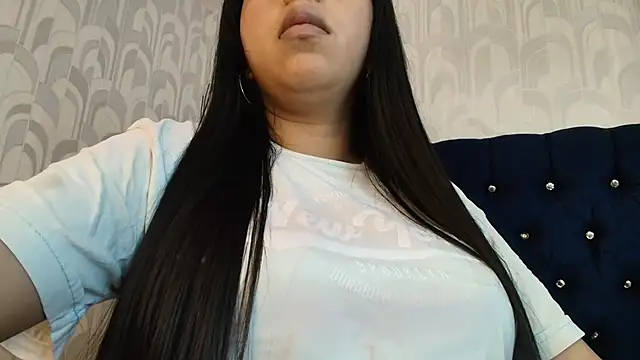 Snapshot of CarolineBrunx chatting on May 9, 9:31 pm CarolineBrunx online show from May 9, 9:31 pm