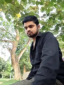Ishan003 online show from May 12, 12:41 am
