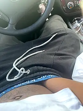 sneakylink13   online show from October 18, 9:26 pm