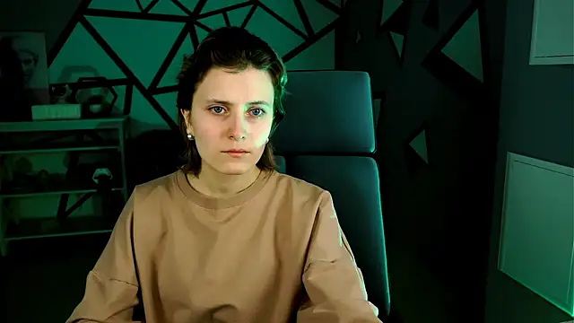 LolaAsmus online show from December 14, 1:05 pm