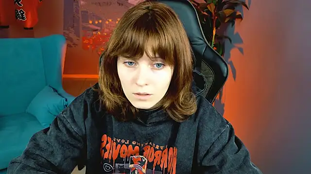 Snapshot of LolaAsmus chatting on October 16, 7:42 am LolaAsmus online show from October 16, 7:42 am