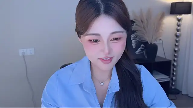 Strawberrybabyy1 online show from October 28, 3:14 pm