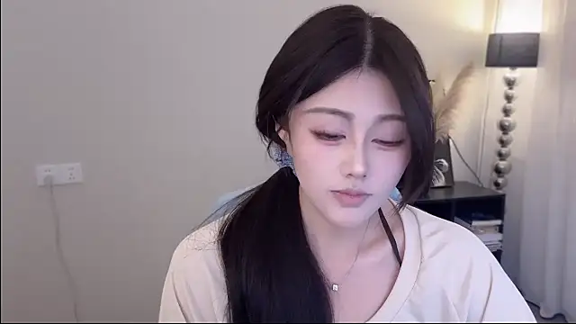 Strawberrybabyy1 online show from February 8, 5:16 pm