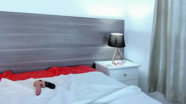 Vennus gir online show from January 21, 11:45 pm