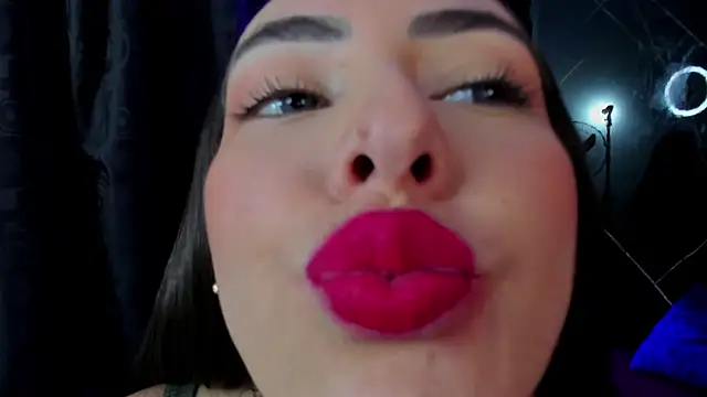 Vennus gir online show from November 11, 8:53 pm