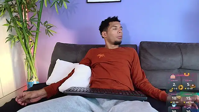 miaa lux online show from March 21, 7:02 pm