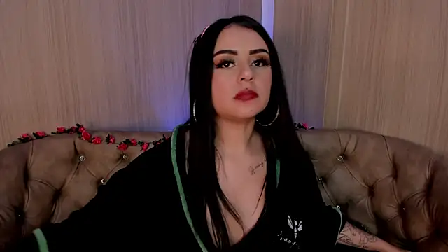 SoffiQueen online show from February 1, 1:44 am