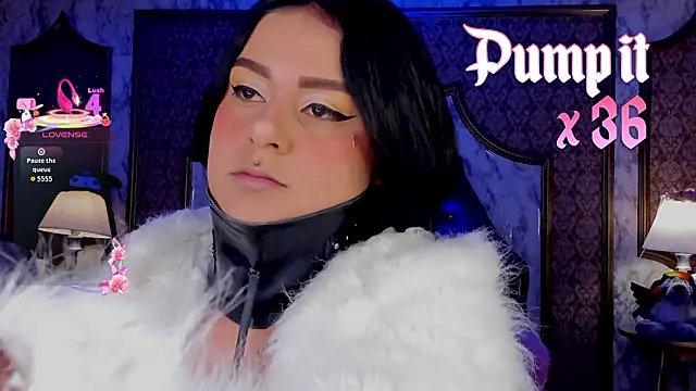 Snapshot of SoffiQueen chatting on March 5, 2:13 pm SoffiQueen online show from March 5, 2:13 pm