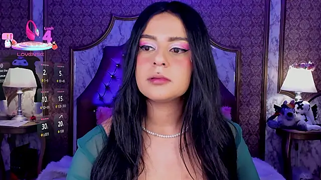 Snapshot of SoffiQueen chatting on March 14, 1:38 pm SoffiQueen online show from March 14, 1:38 pm