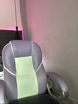 JackSwan18 online show from November 15, 7:43 pm