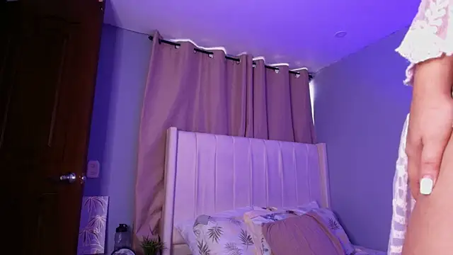 Shenoa1 online show from November 4, 12:26 pm