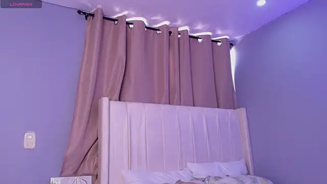 Shenoa1 online show from November 16, 2:11 pm