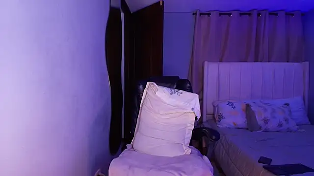 Shenoa1 online show from November 28, 1:19 am