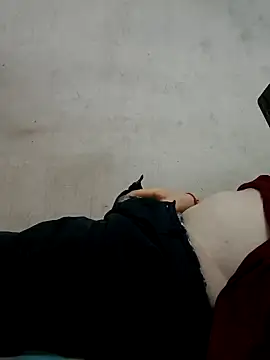 Snapshot of mohnis76 chatting on March 28, 9:09 am mohnis76 online show from March 28, 9:09 am