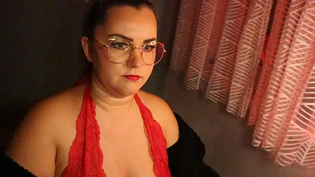 queenpeachi online show from December 6, 9:21 am