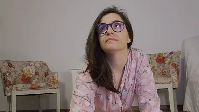 SophieeRain online show from October 6, 5:05 am