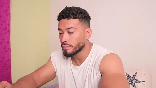 Snapshot of freddsexxx chatting on November 5, 1:44 pm freddsexxx online show from November 5, 1:44 pm