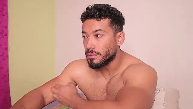 Snapshot of freddsexxx chatting on November 19, 2:17 pm freddsexxx online show from November 19, 2:17 pm