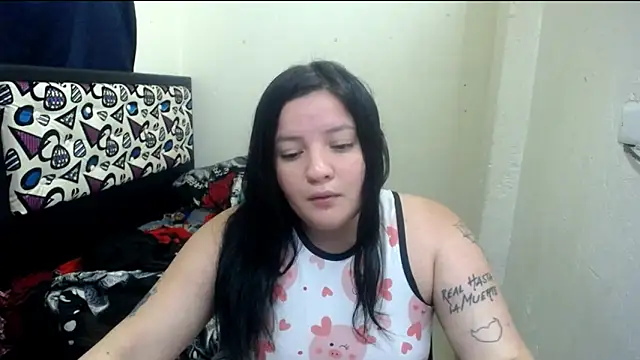 Snapshot of shopyymessyy chatting on April 23, 6:43 pm shopyymessyy online show from April 23, 6:43 pm