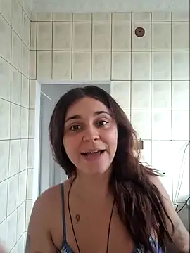 Snapshot of luuhcat09 chatting on February 3, 10:03 am luuhcat09 online show from February 3, 10:03 am