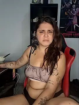 Snapshot of luuhcat09 chatting on February 22, 2:17 am luuhcat09 online show from February 22, 2:17 am