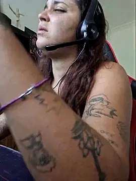 Snapshot of luuhcat09 chatting on March 11, 5:57 pm luuhcat09 online show from March 11, 5:57 pm