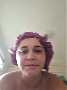 Snapshot of luuhcat09 chatting on March 15, 10:35 am luuhcat09 online show from March 15, 10:35 am