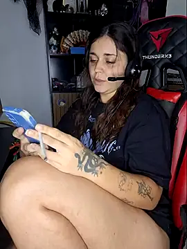 Snapshot of luuhcat09 chatting on October 19, 10:21 pm luuhcat09 online show from October 19, 10:21 pm