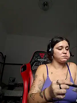 Snapshot of luuhcat09 chatting on October 31, 6:20 pm luuhcat09 online show from October 31, 6:20 pm