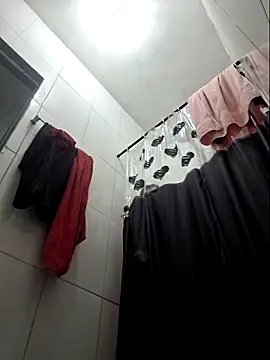 luuhcat09 online show from November 6, 11:26 pm