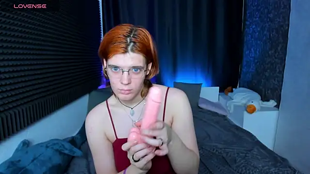 Snapshot of KIKI_Krash chatting on December 3, 4:28 pm KIKI Krash online show from December 3, 4:28 pm