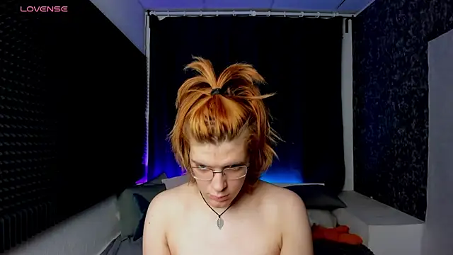 Snapshot of KIKI_Krash chatting on December 11, 1:49 pm KIKI Krash online show from December 11, 1:49 pm
