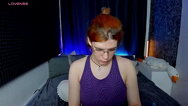 Snapshot of KIKI_Krash chatting on December 13, 4:16 pm KIKI Krash online show from December 13, 4:16 pm
