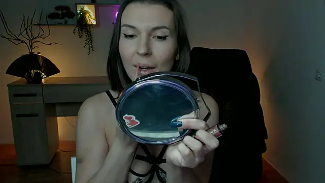 EricaPowers online show from December 11, 12:23 pm